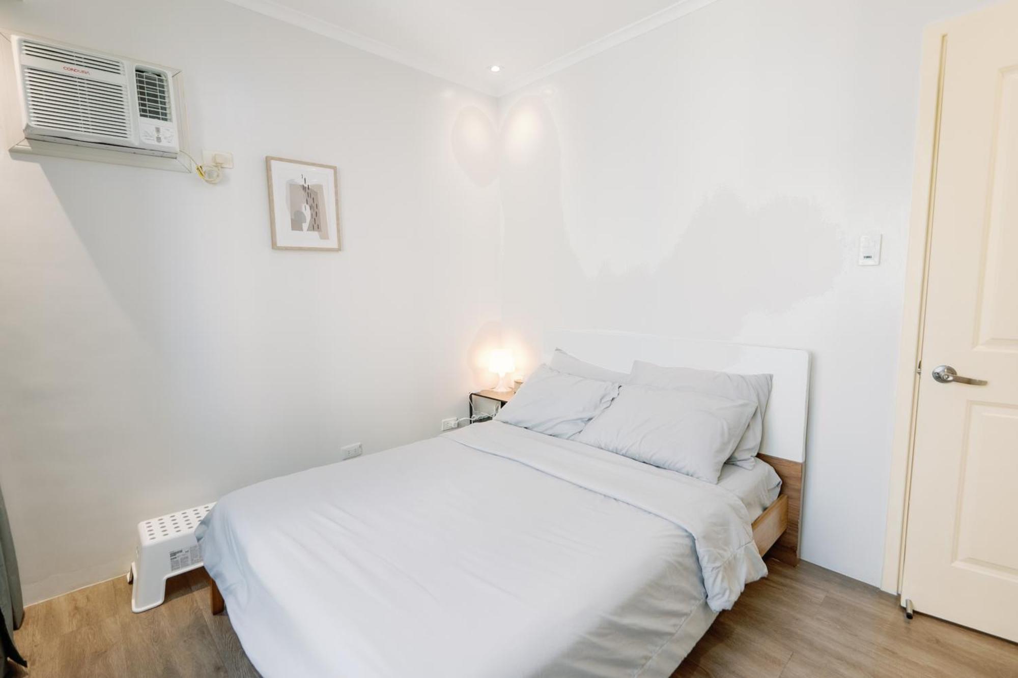 Cozy 2-Bedroom At South Of Market Soma Bgc Near Sm Aura, Market! Market! & Bonifacio High Street Тагиг Экстерьер фото