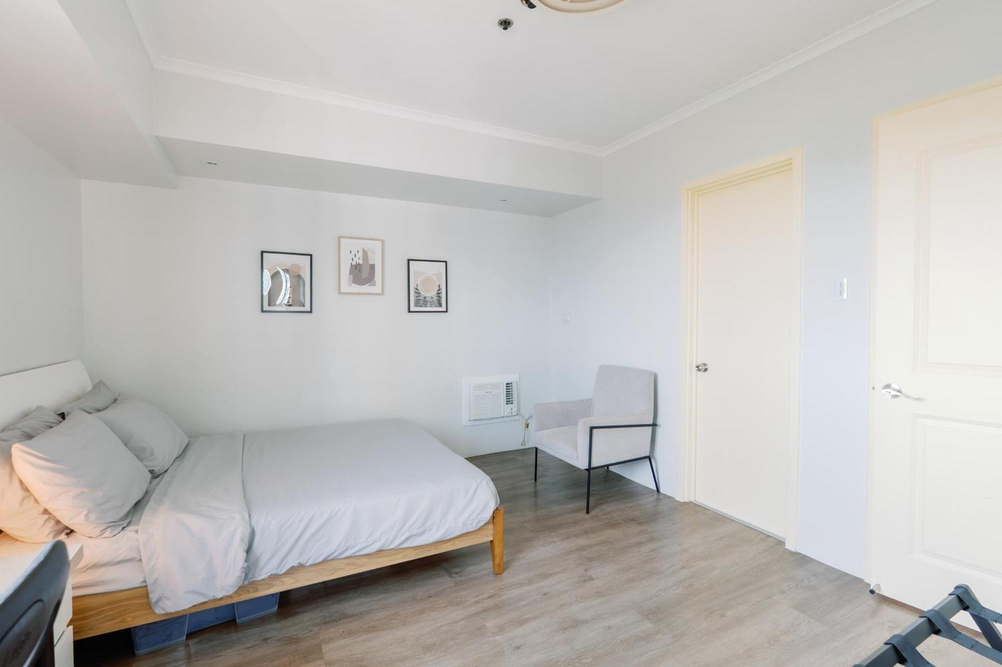 Cozy 2-Bedroom At South Of Market Soma Bgc Near Sm Aura, Market! Market! & Bonifacio High Street Тагиг Экстерьер фото